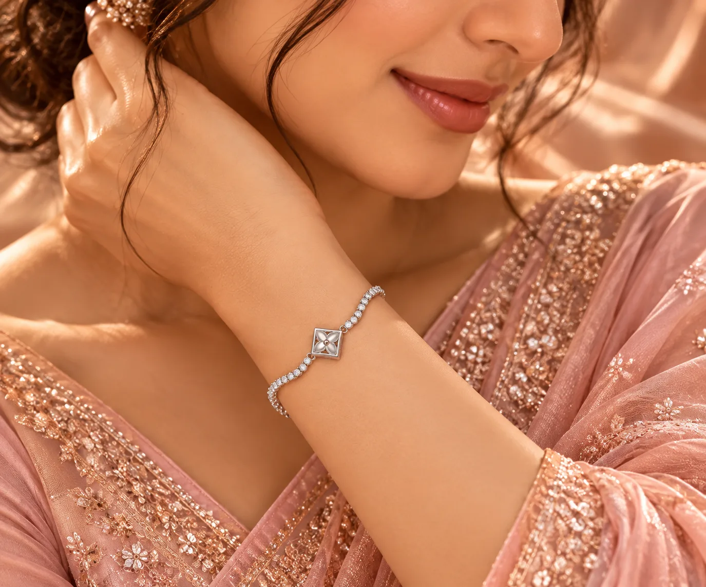 DELICATE FLORAL TENNIS BRACELET
