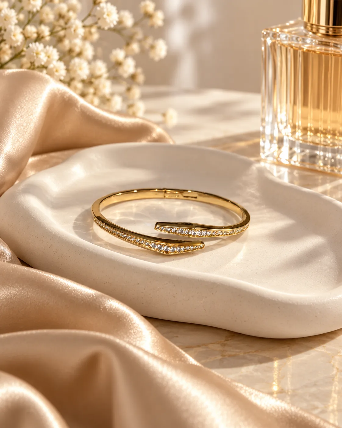 GOLD DIAMOND-PAVED BYPASS BRACELET - Image 3